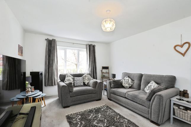 2, Burnet Close, Crewe photo 3