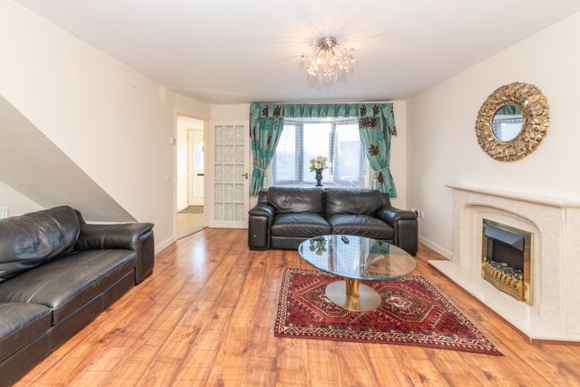 Detached house to rent in Bancroft Place, Reading, Berkshire