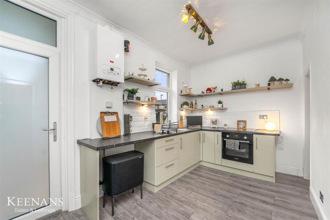 16, Linden Road, Barnoldswick photo 2