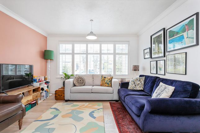 Thumbnail Flat for sale in Hainault Road, Upper Leytonstone