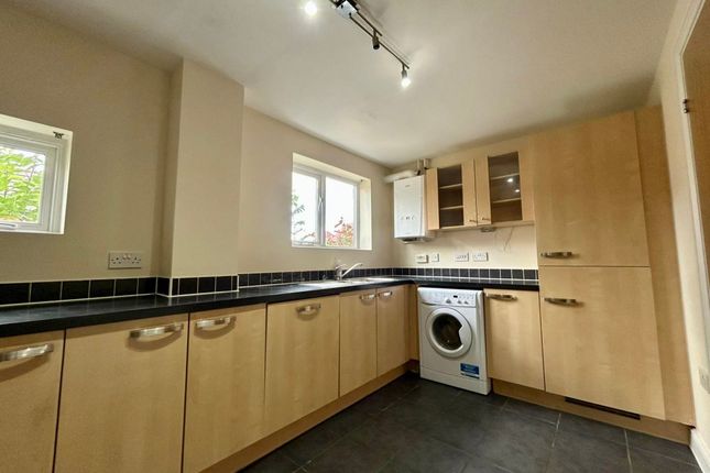 16 Turneys Drive, Milton Keynes photo 5