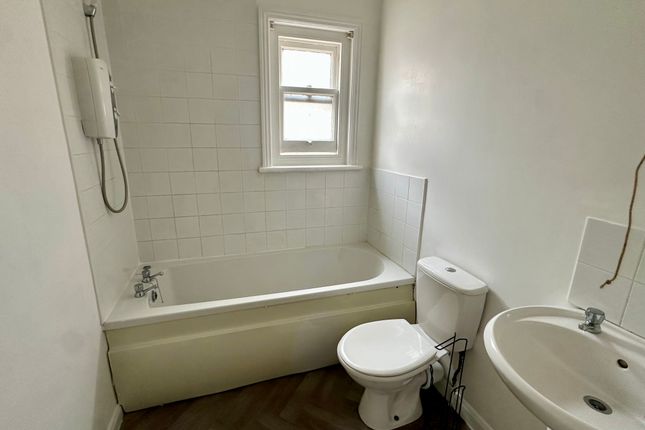 Flat 1, 12, Melbourne Road, Bournemouth photo 3