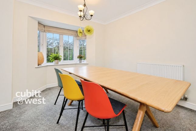 Caspian Close, Chichester photo 4