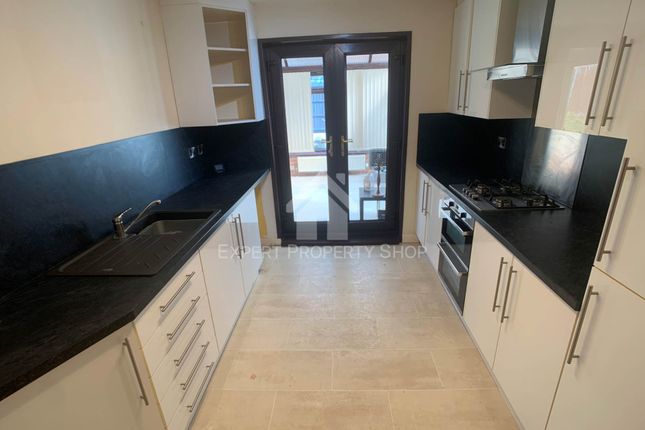 16, Meadow Close, Sheffield photo 4