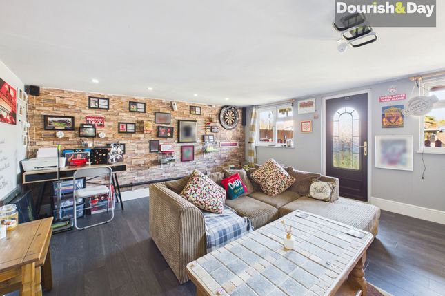 30 Grindley Brook, Whitchurch photo 3