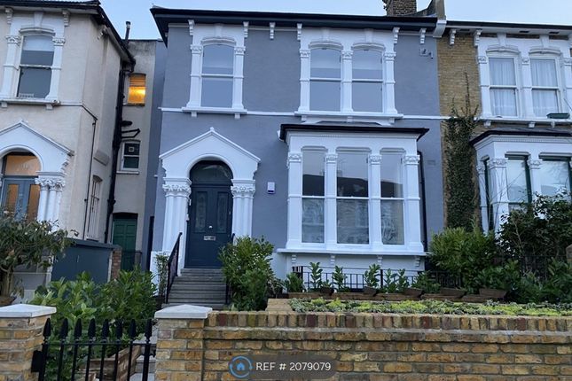 Flat to rent in Evering Road, London