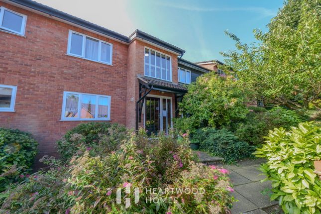 Flat for sale in Canterbury Court, Battlefield Road, St. Albans