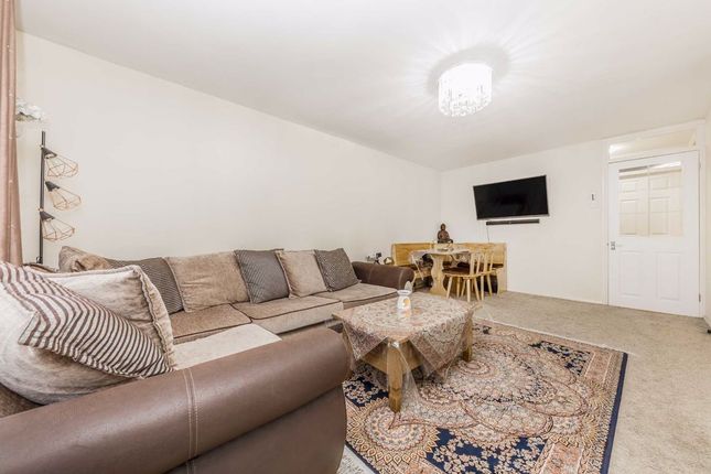 Flat for sale in Wheatley Close, London