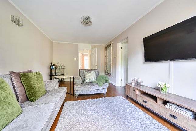 13, Crofton Way, Enfield photo 4