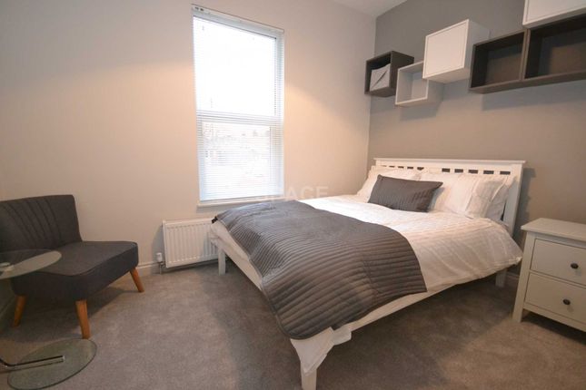 Thumbnail Room to rent in Tilehurst Road, Reading, Berkshire, - Room 3