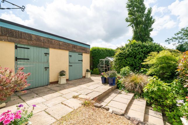 Smithy House, Mansfield Road, Chesterfield photo 4