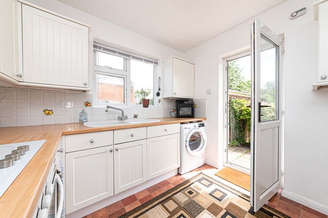 13 Brookside, Wokingham photo 4