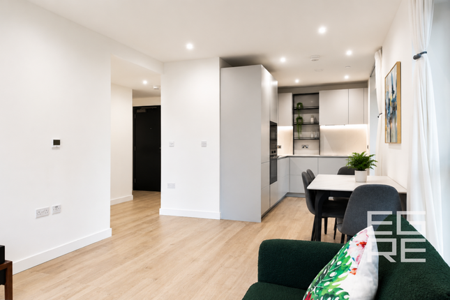 15, Scarlet Court, London photo 4