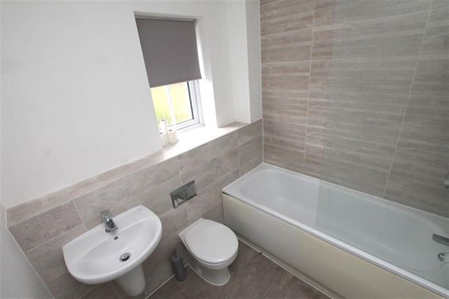 4, Harewood Close, Cottingham photo 4
