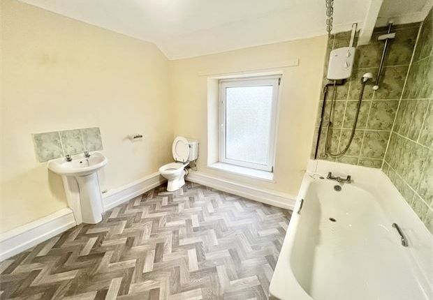 953, Carmarthen Road Fforestfach, Swansea photo 5