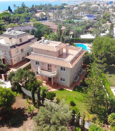 Villa for sale in Cabo Roig, Alicante / Costa Blanca South, Spain