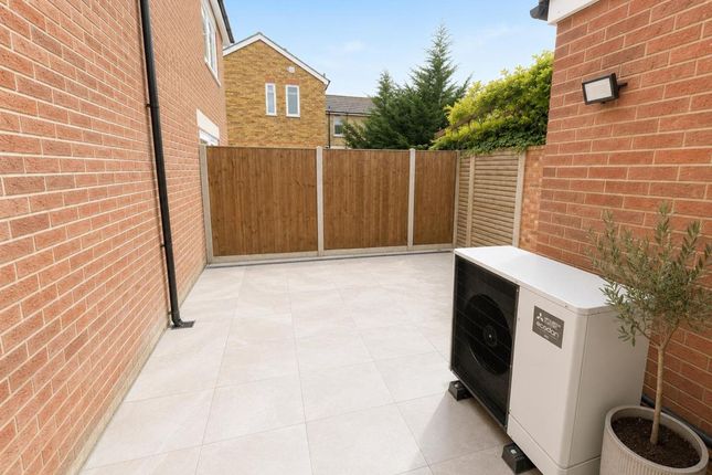 Flat 1, 78 Footscray Road, London photo 5