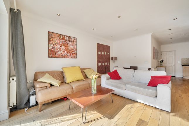 Flat 2, 92, Welldon Crescent, Harrow photo 4