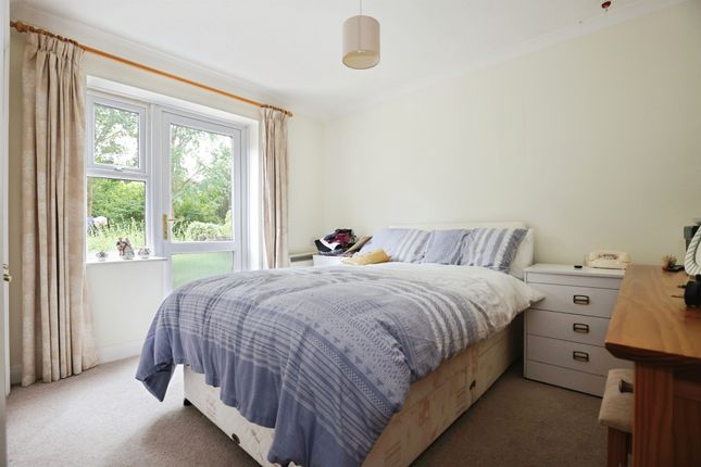 18, Saffron Meadow, Stratford-Upon-Avon photo 2