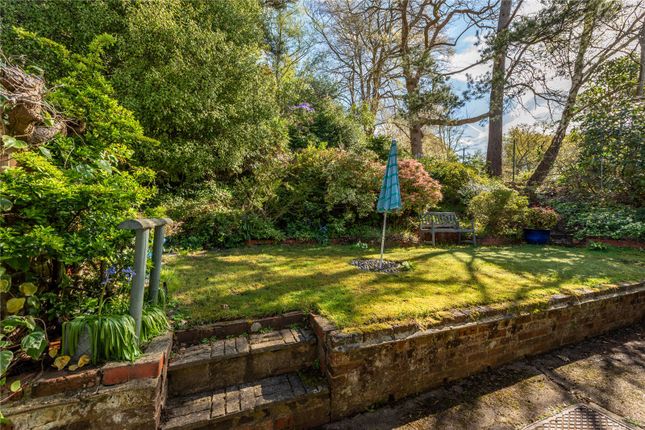 7, Denfield, Surrey photo 2