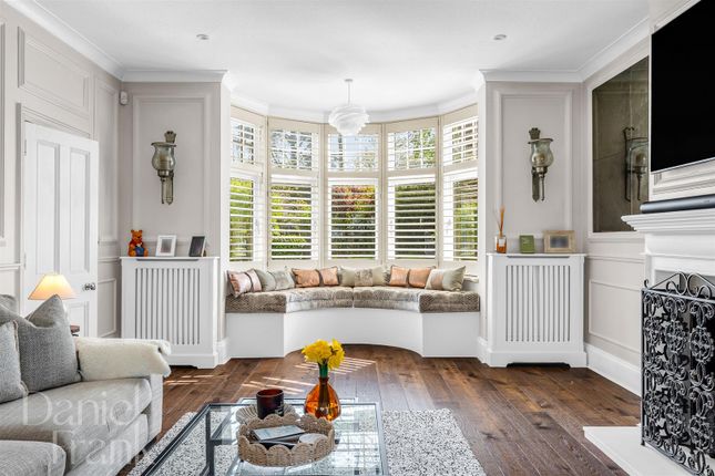Oak Hall, Stondon Road, Ongar photo 3