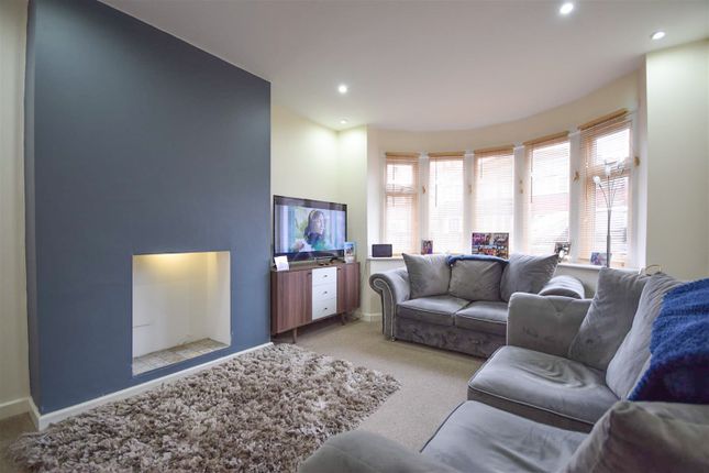 39, Kenilworth Road, Cheadle Heath photo 2