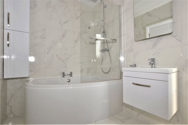 First Floor Flat, 596, Brighton Road, Purley photo 3