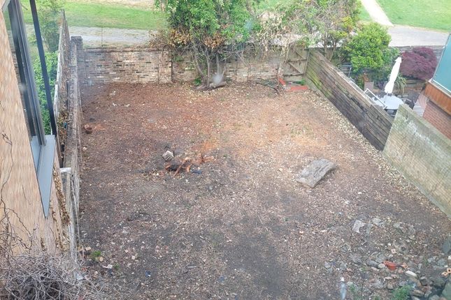 42, Lingwood Road, London photo 2