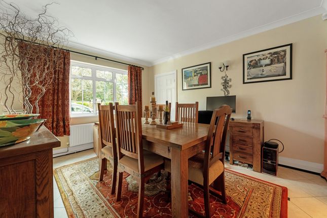 The White House, Bakeham Lane, Egham photo 4