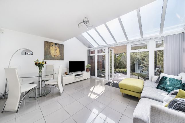 37, Bluebell Crescent, Reading photo 2