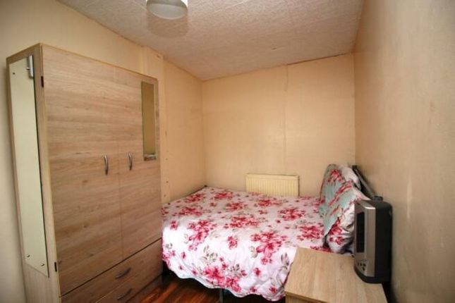 28, Birkdale Road, London photo 3
