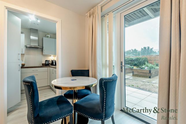 3 Walnut Tree Place, Goring Street, Goring-By-Sea photo 4