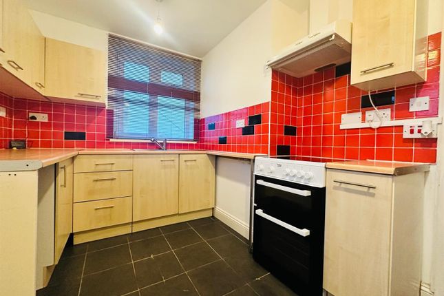 1b, Blundells Road, Tiverton photo 3