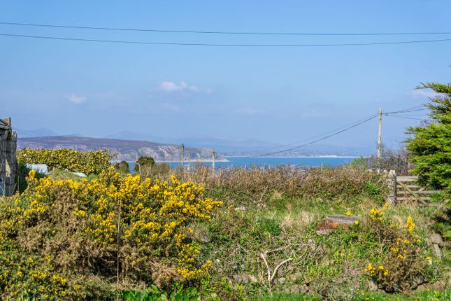 7, Dwyfor Estate, Pwllheli photo 2