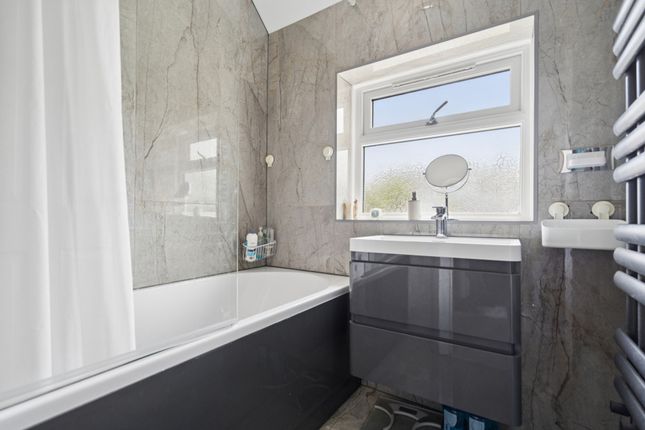 201 Hayling Road, Watford photo 4