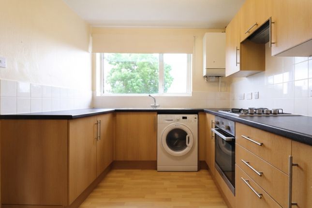 22, Laburnum Way, St Ives photo 3