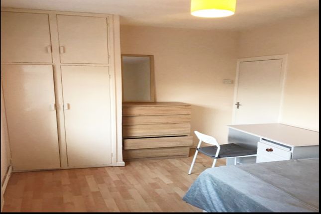 75 Bracklyn Court, London photo 4