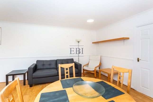 Flat for sale in Island Row, Limehouse, London