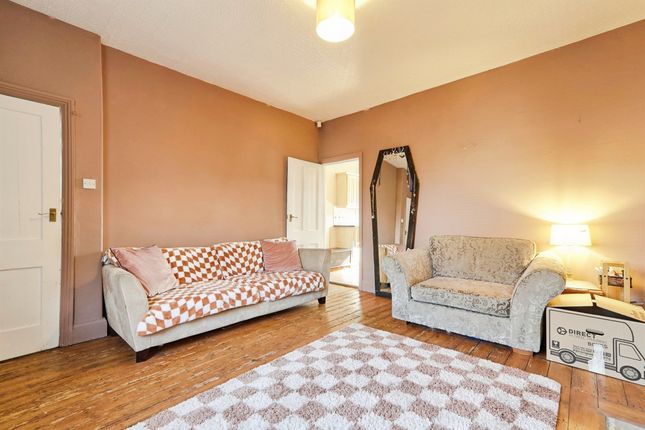 8, East View, Leeds photo 4