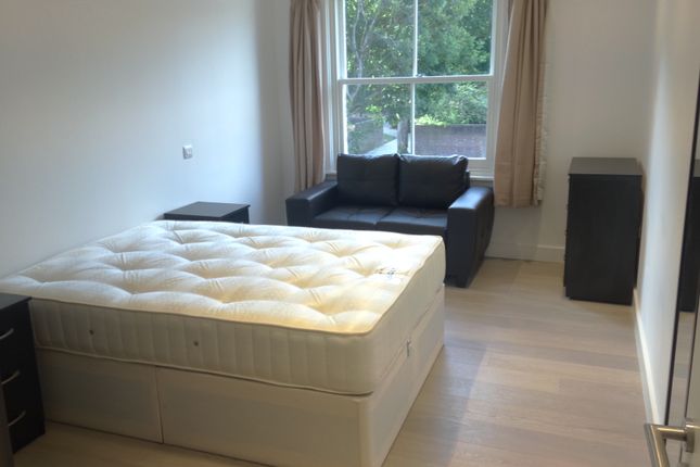 Thumbnail Room to rent in Very Near The Grove Area, Ealing Broadway Area