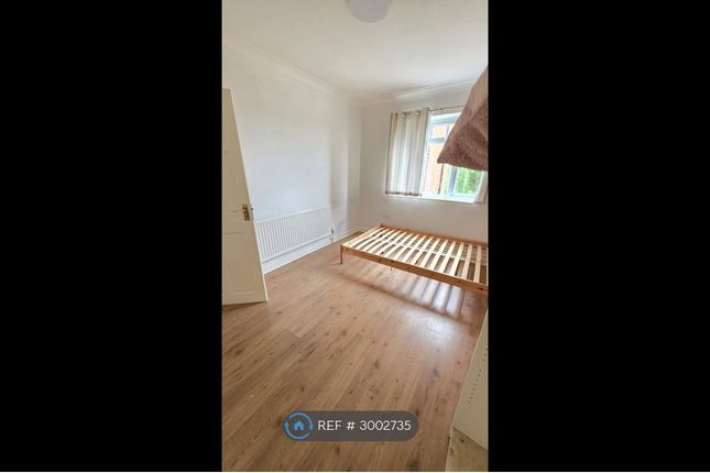 A Rayners Court, Alexandra Avenue, Harrow photo 3