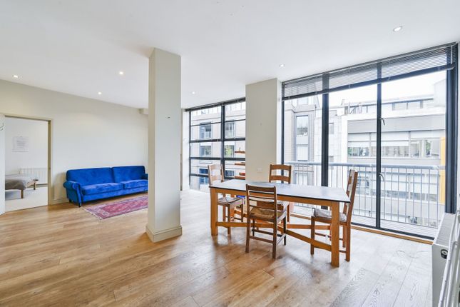 1-bed flat on St Johns Square, Clerkenwell, £550,000