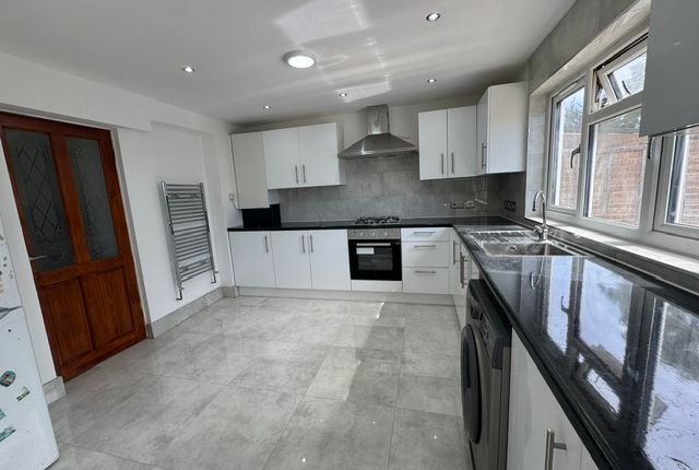 38, Markyate Road, London photo 3