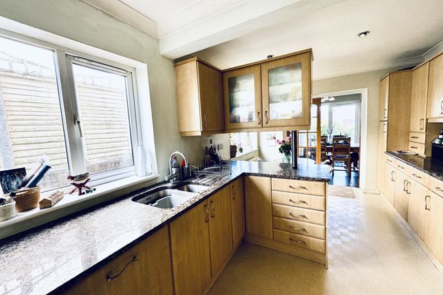 42, Hartford Road, Hartley Wintney photo 4