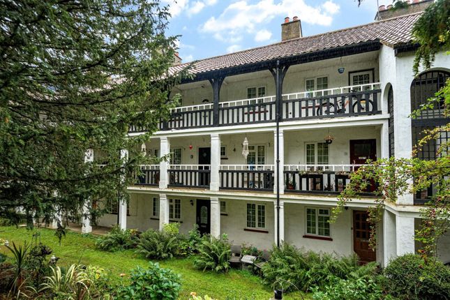 Drummond Gardens Christ Church Mount, Kt19 8Rp