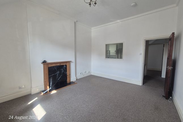 Flat 3 32, Mostyn Avenue, Craig Y Don photo 5
