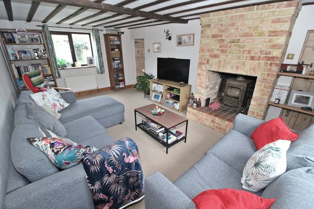 25 Flitwick Road, Westoning, Bedfordshire photo 4