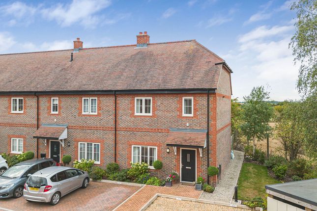 2-bed terraced on 27 Hampdens Way, Watlington, £650,000