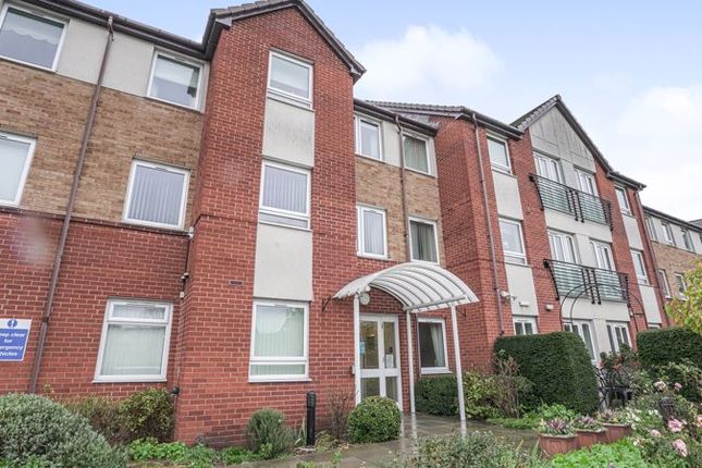 Thumbnail Flat for sale in Hughes Court, Luton