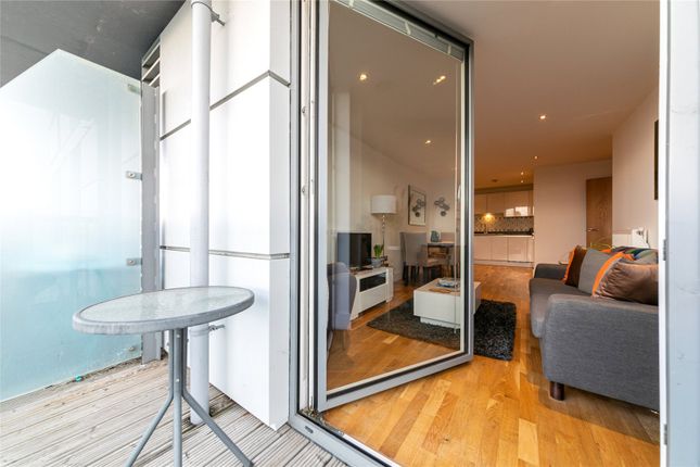 Flat to rent in Jubilee Court, 20 Victoria Parade, London